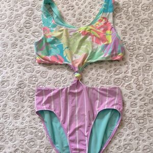 One-Piece Swimsuit ✨Monokini✨